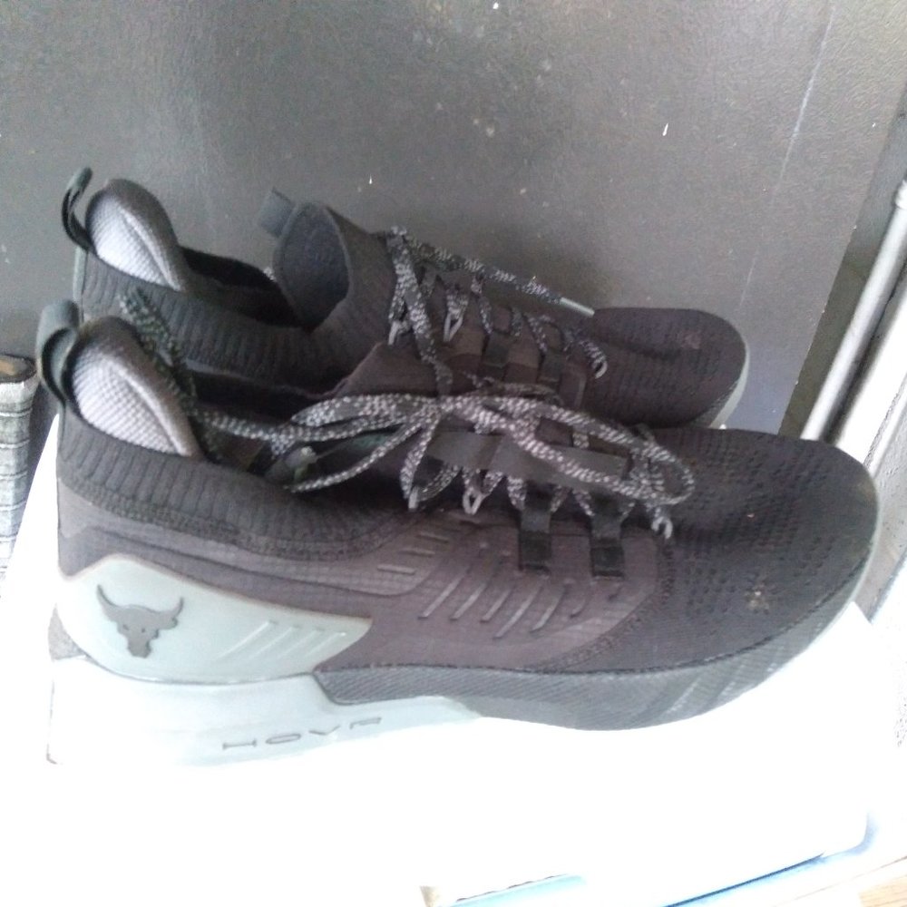 Under Armour hovr tristse shoes men's size 13